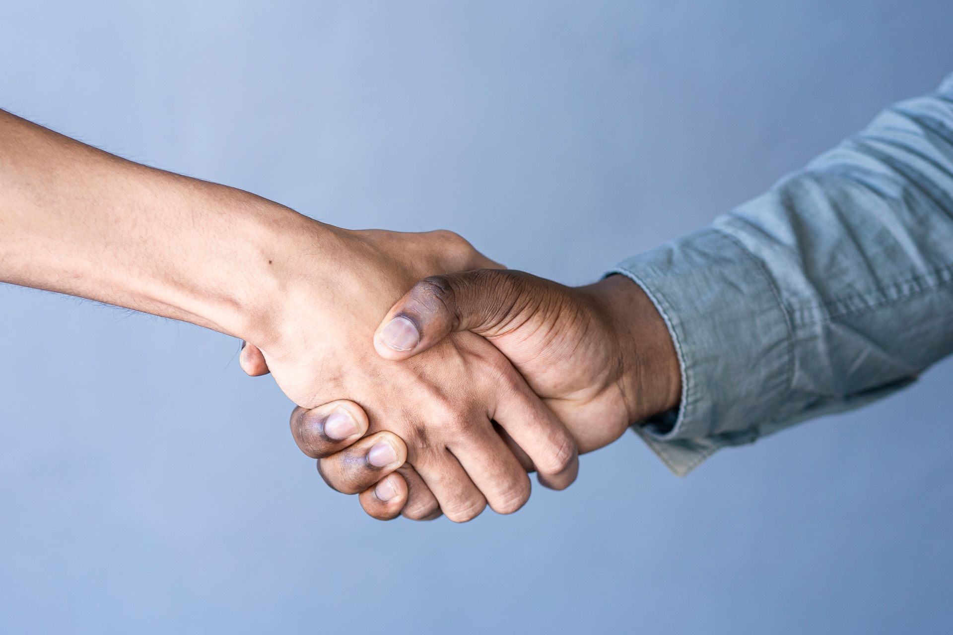 Un apretón de manos de partnership